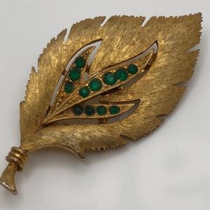 J.J Jonette Foliage Feather Brooch, gold tone, green stones. VTG Elegant.